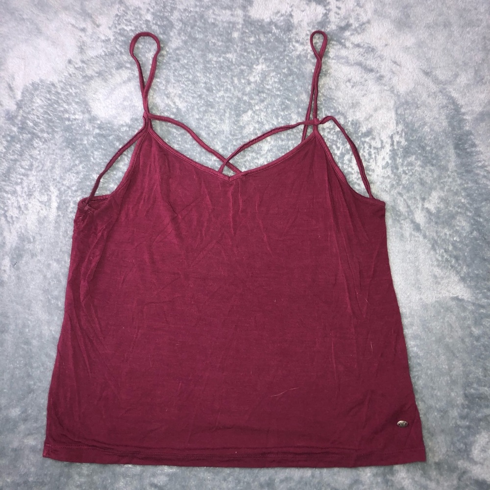 very comfy maroon tank top